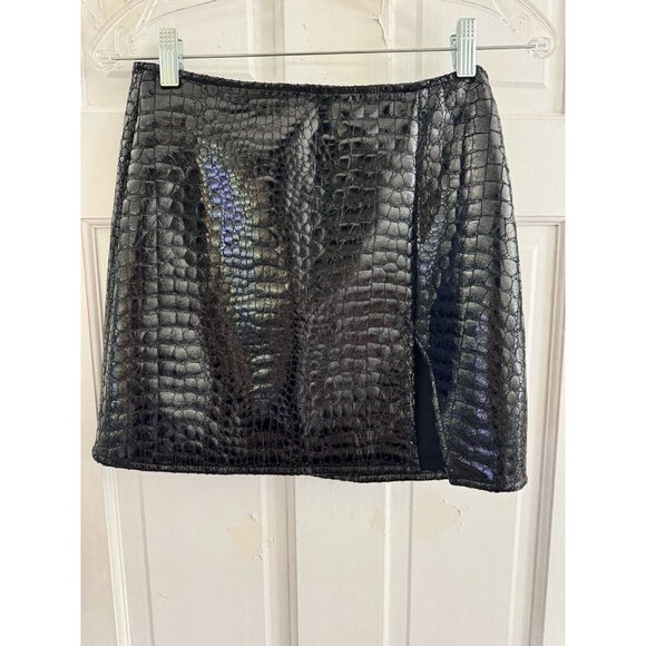 Princess polly Dresses & Skirts - Princess Polly Black Shiny Faux Leather Snake Skin Mini Skirt Size XS